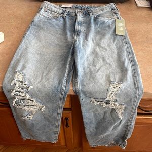 NWT H&M loose straight denim size 10